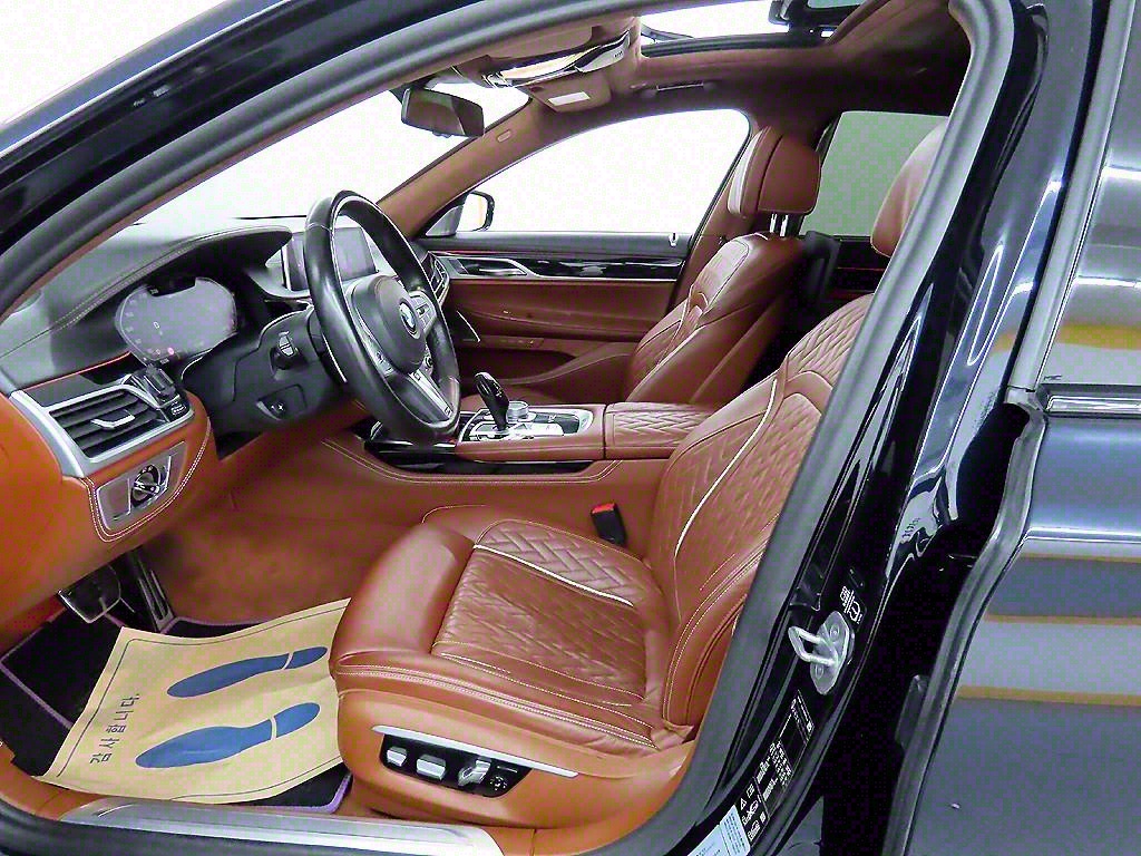 BMW 7 Series - Vista 5