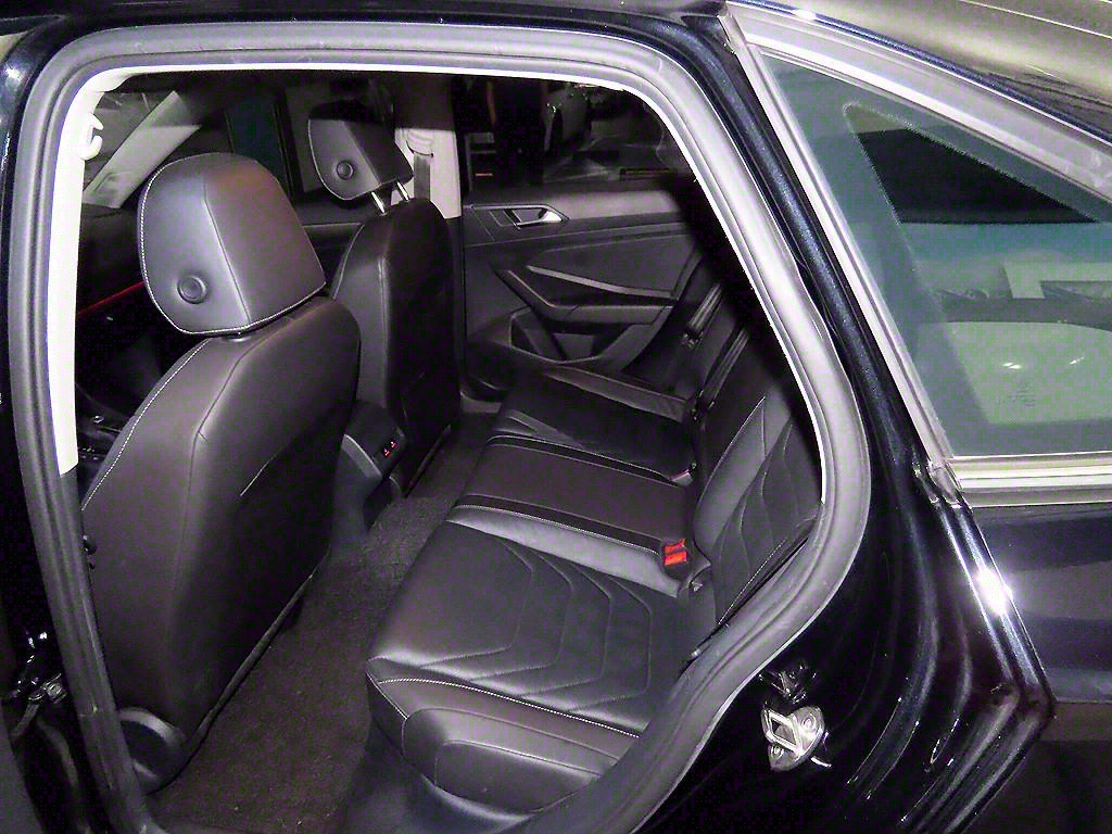 Volkswagen Jetta - Vista 7