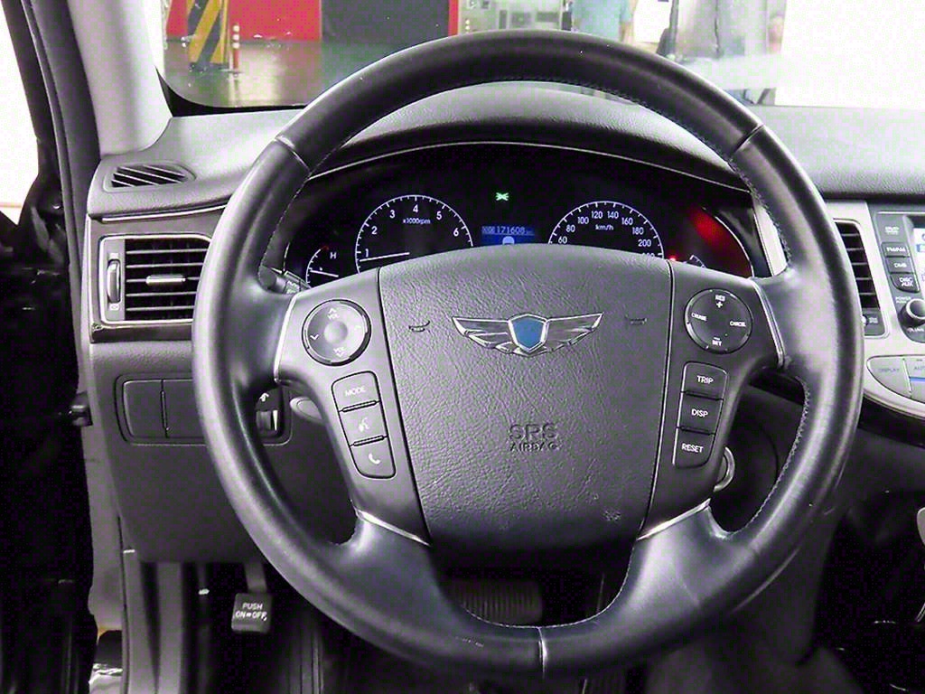 HYUNDAI Genesis - Vista 9