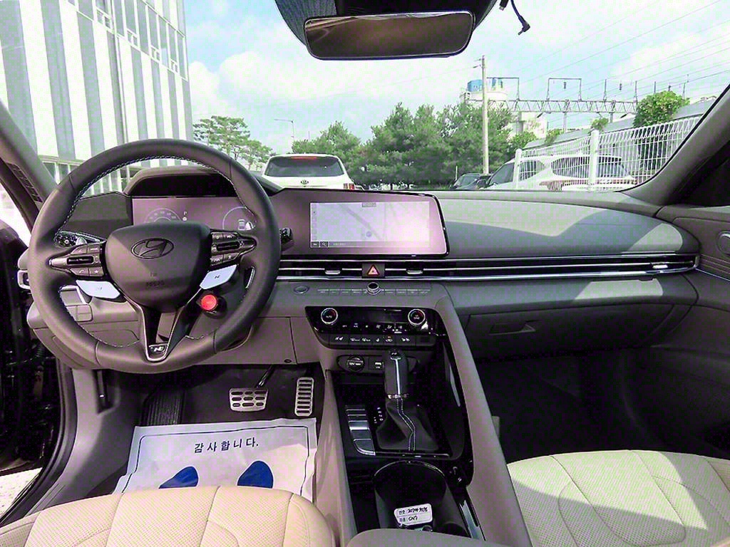 HYUNDAI Avante - Vista 7