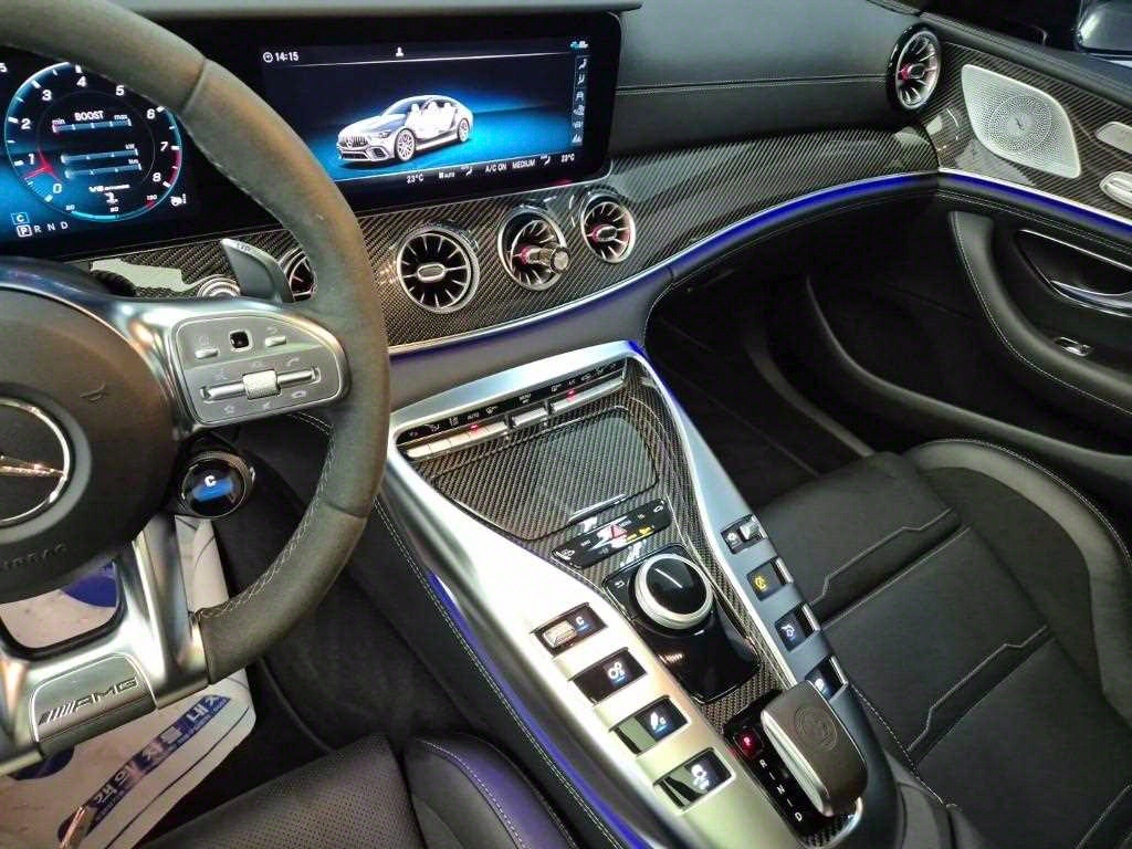 Mercedes Benz AMG GT - Vista 10