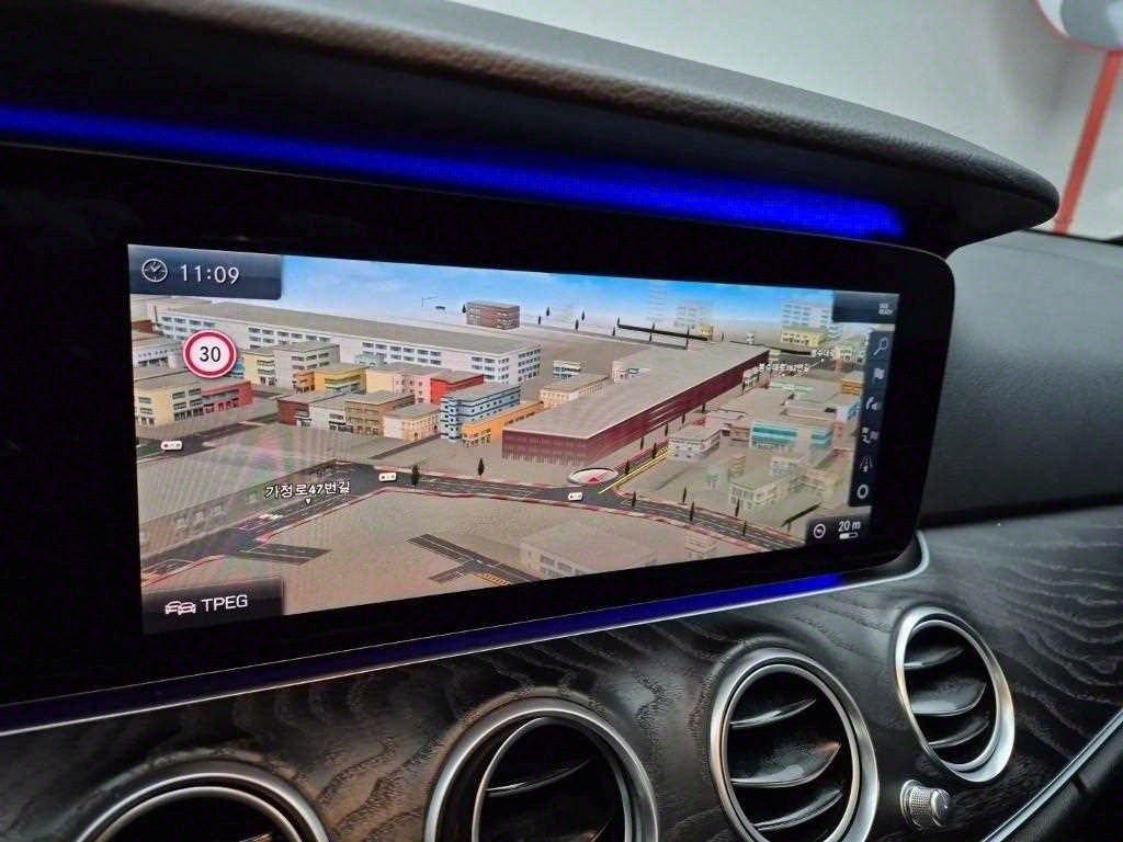 Mercedes Benz E class 2018 Gris - Importación desde Corea - HF Imports Iquique - Foto 14