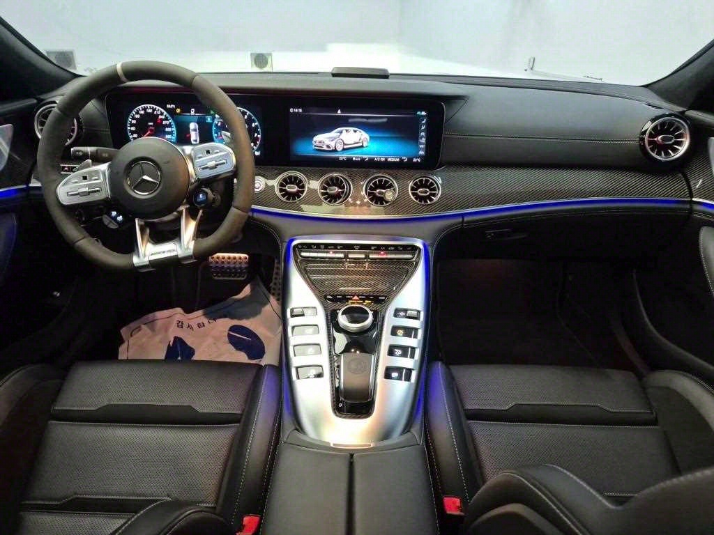 Mercedes Benz AMG GT - Vista 7