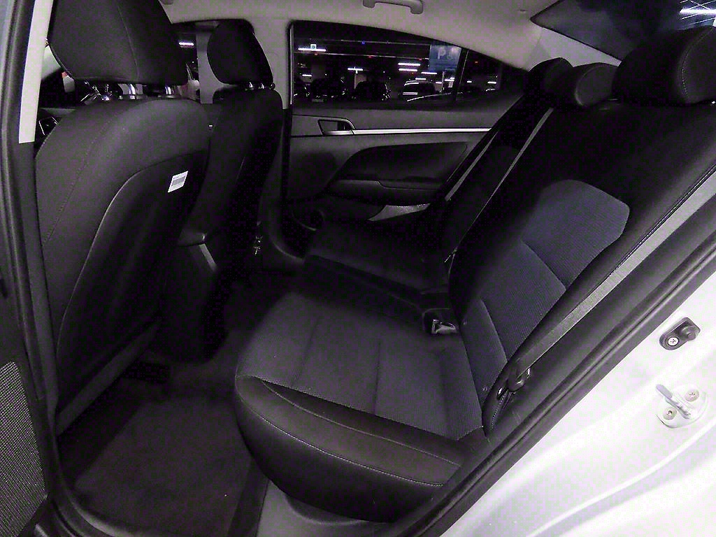 HYUNDAI Avante - Vista 7