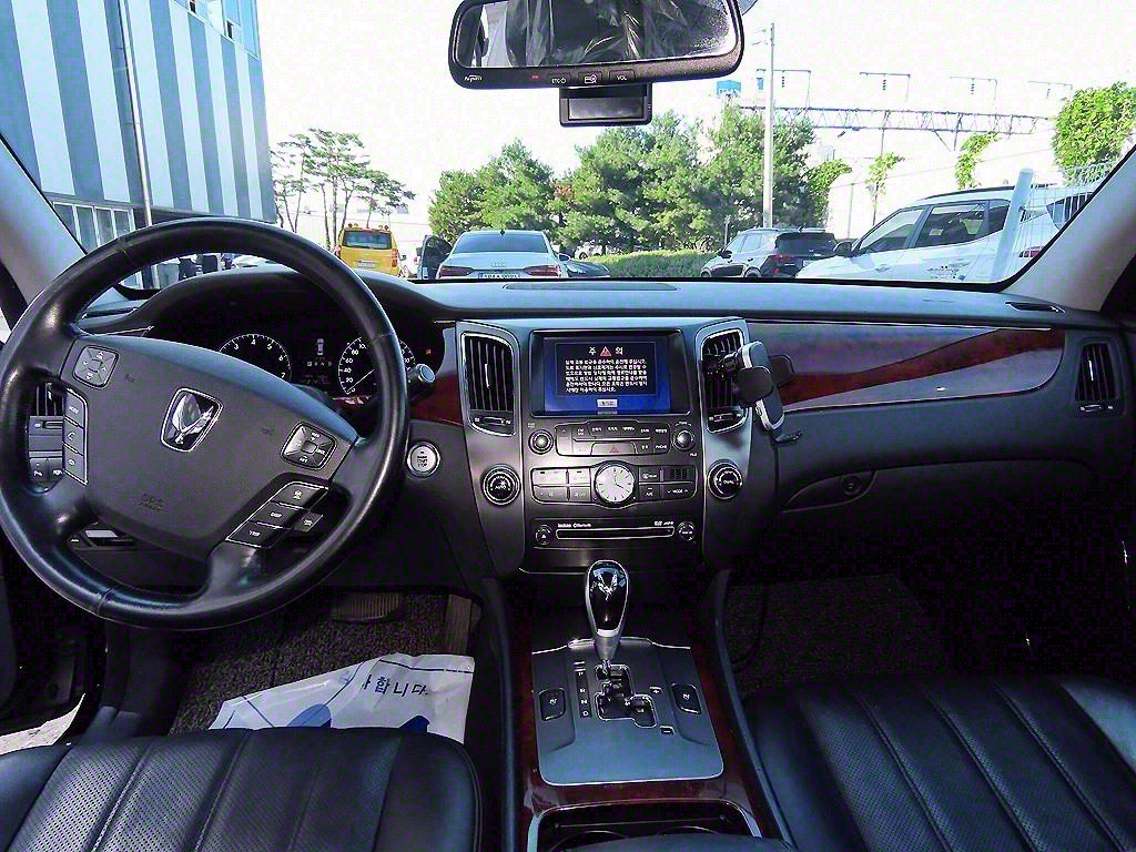 HYUNDAI Equus - Vista 7