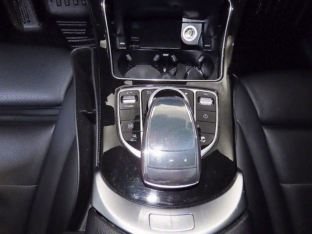 Mercedes Benz GLC Class - Vista 12