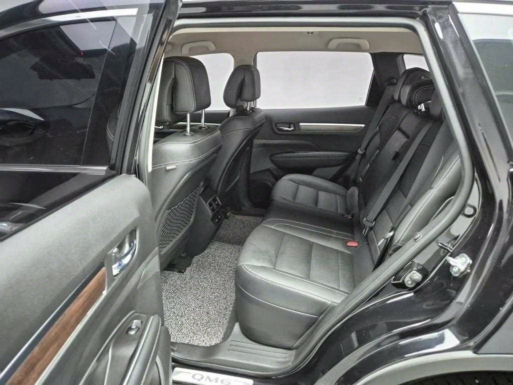 SAMSUNG QM6 - Vista 12