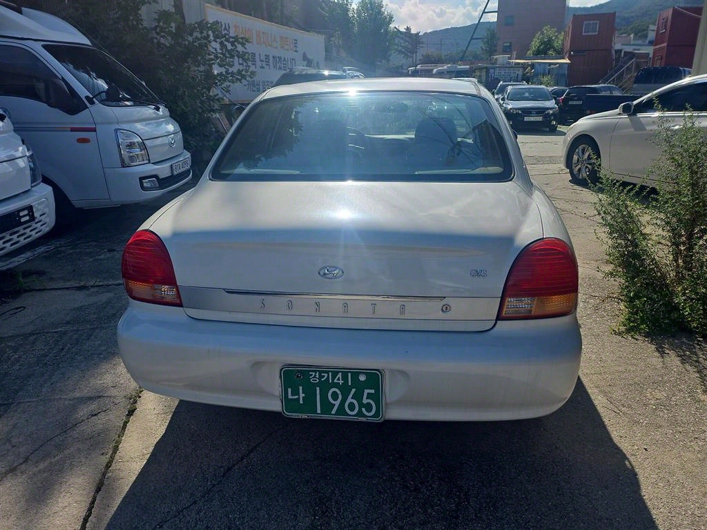 HYUNDAI Sonata - Vista 4