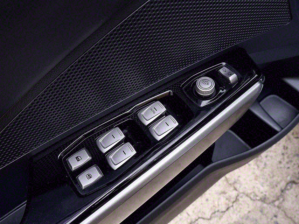 Ssangyong Tivoli 2015 Plateado - Importación desde Corea - HF Imports Iquique - Foto 10