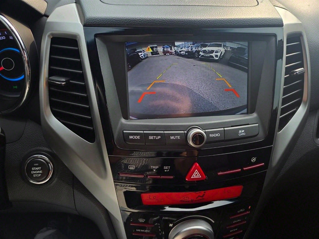 Ssangyong Tivoli - Vista 9