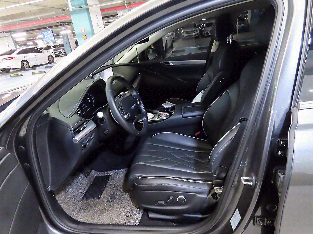 Genesis G80 - Vista 6