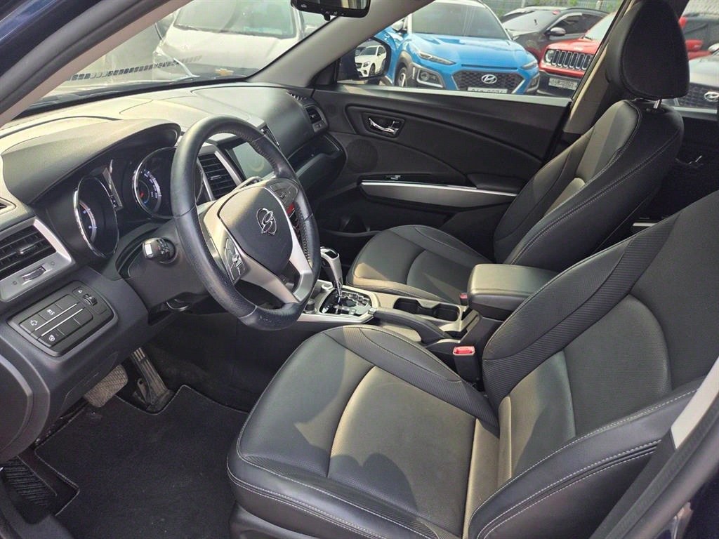 Ssangyong Tivoli 2015 Azul - Importación desde Corea - HF Imports Iquique - Foto 13