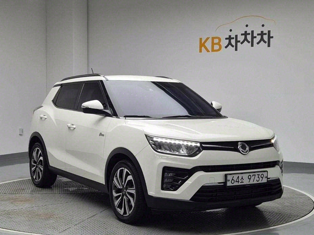 Ssangyong Tivoli - Vista 4