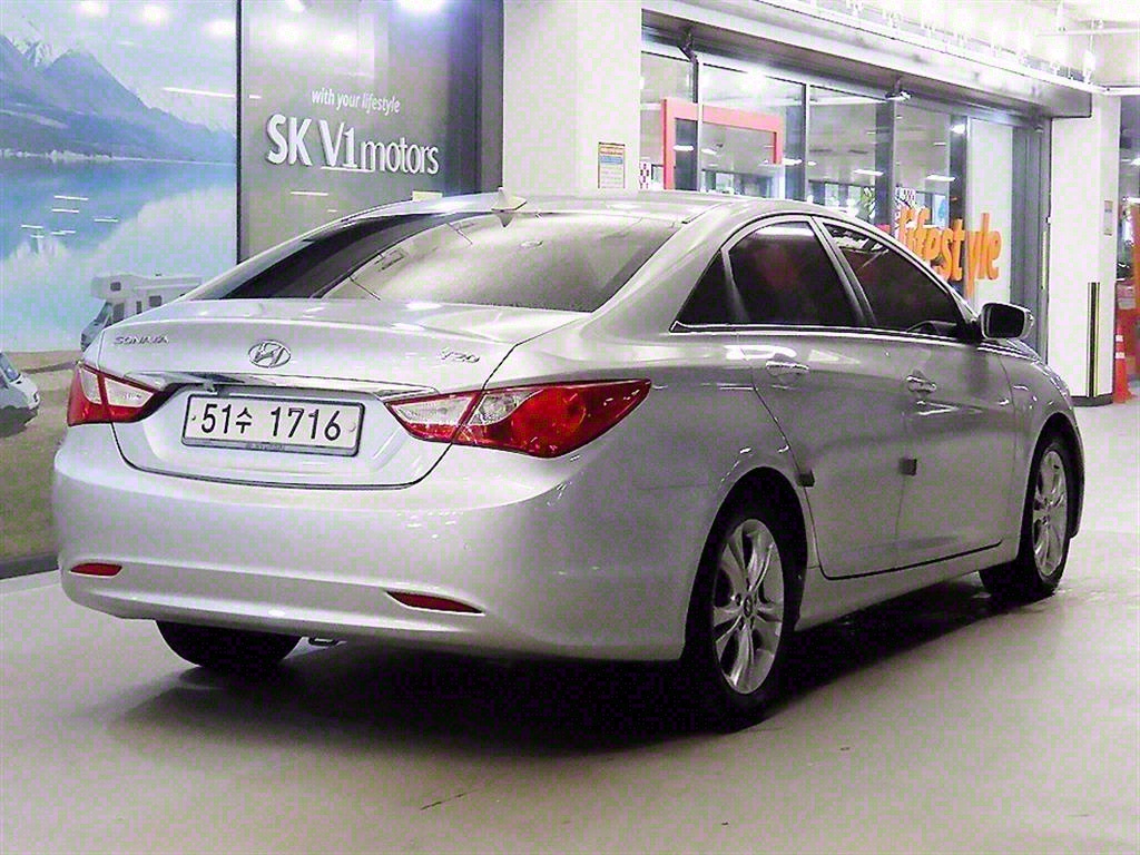 HYUNDAI Sonata - Vista 4