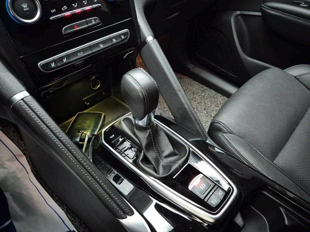 SAMSUNG QM6 - Vista 8