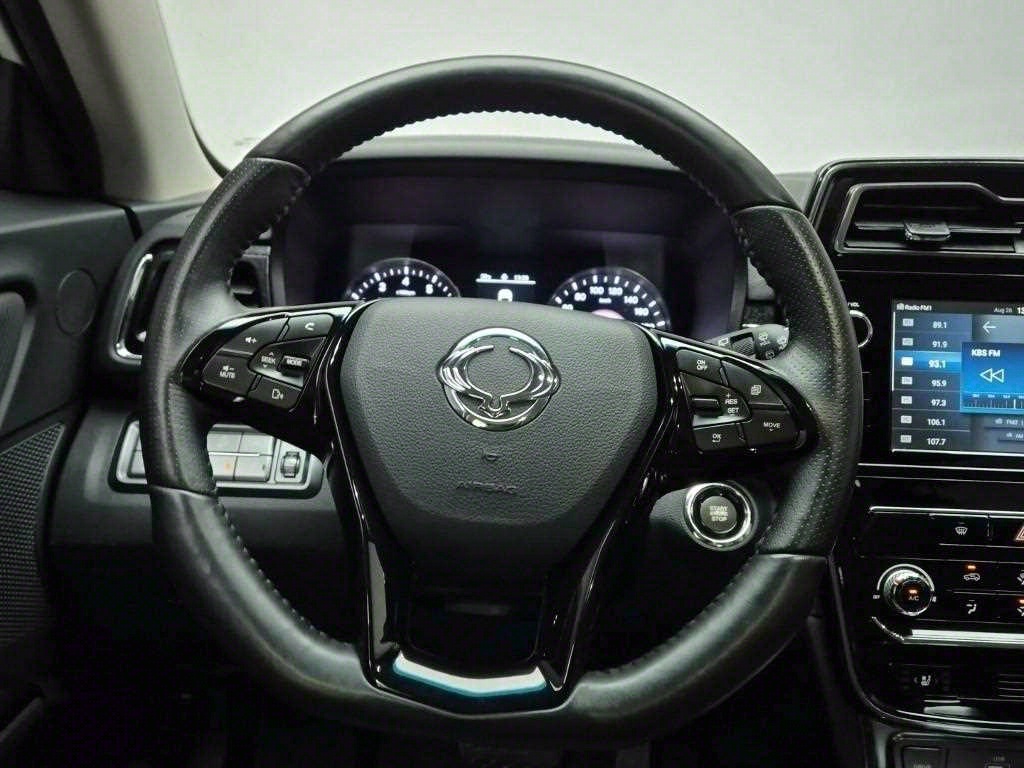 Ssangyong Tivoli - Vista 9