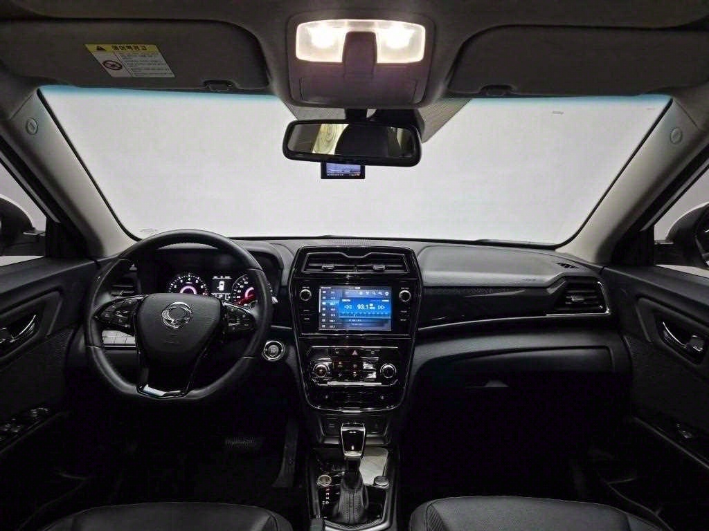 Ssangyong Tivoli - Vista 7