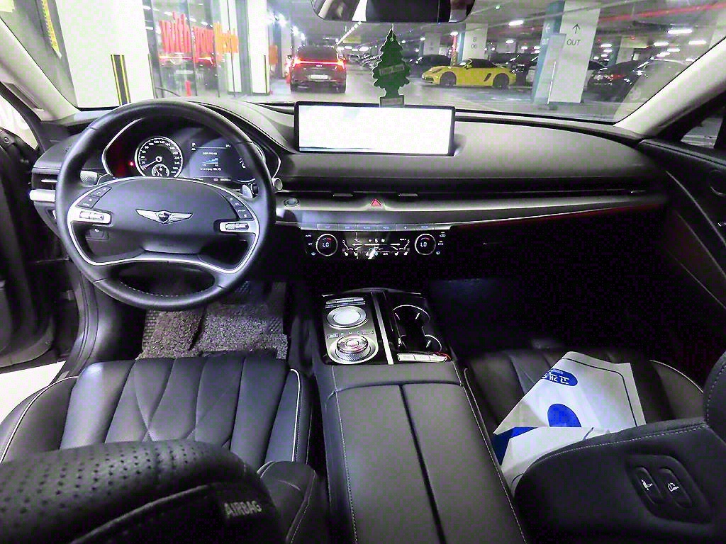 Genesis G80 - Vista 10