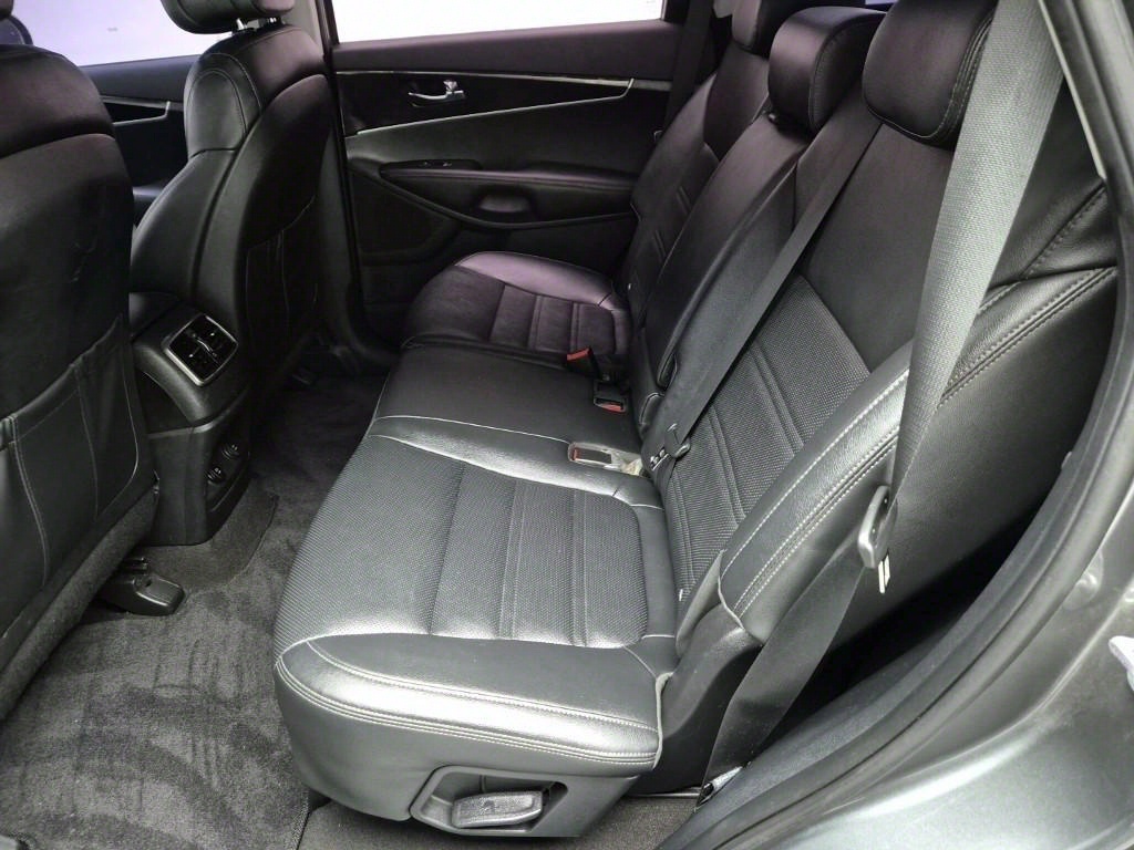 KIA Sorento - Vista 12