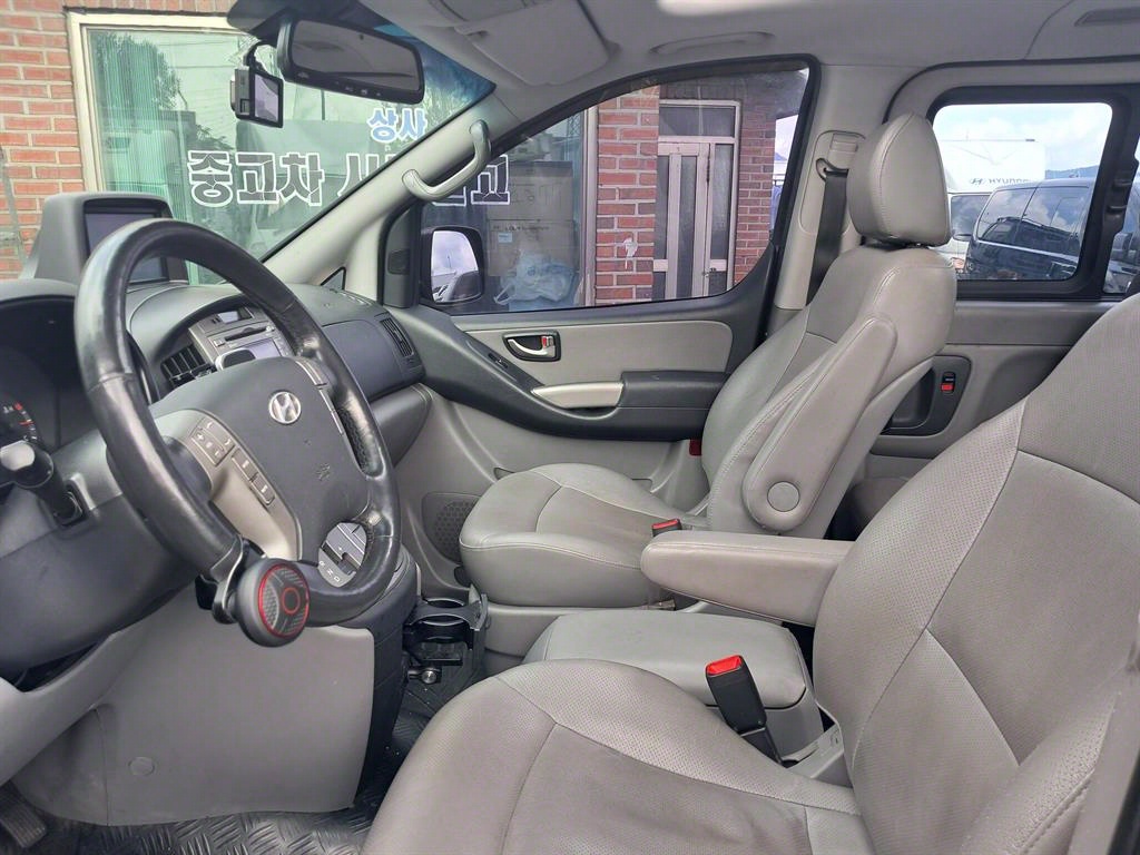 HYUNDAI Starex 2015 Plateado - Importación desde Corea - HF Imports Iquique - Foto 13