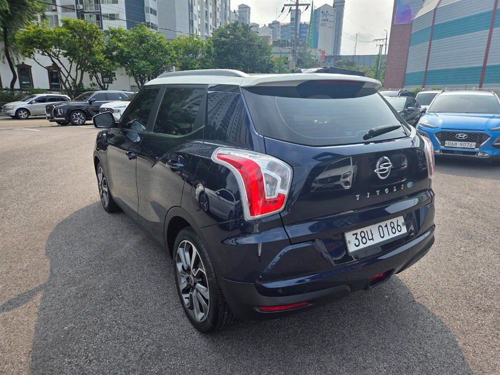 Ssangyong Tivoli - Vista 5