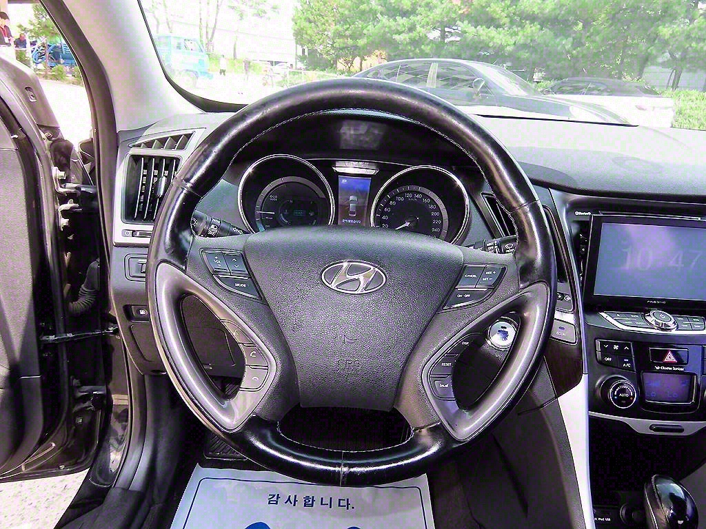 HYUNDAI Sonata - Vista 8