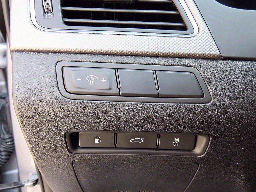 HYUNDAI Sonata - Vista 12