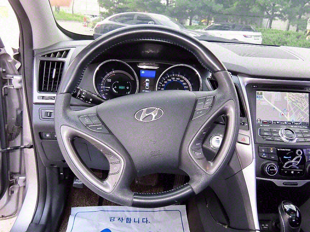 HYUNDAI Sonata - Vista 8