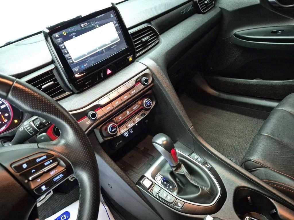 HYUNDAI Veloster - Vista 10