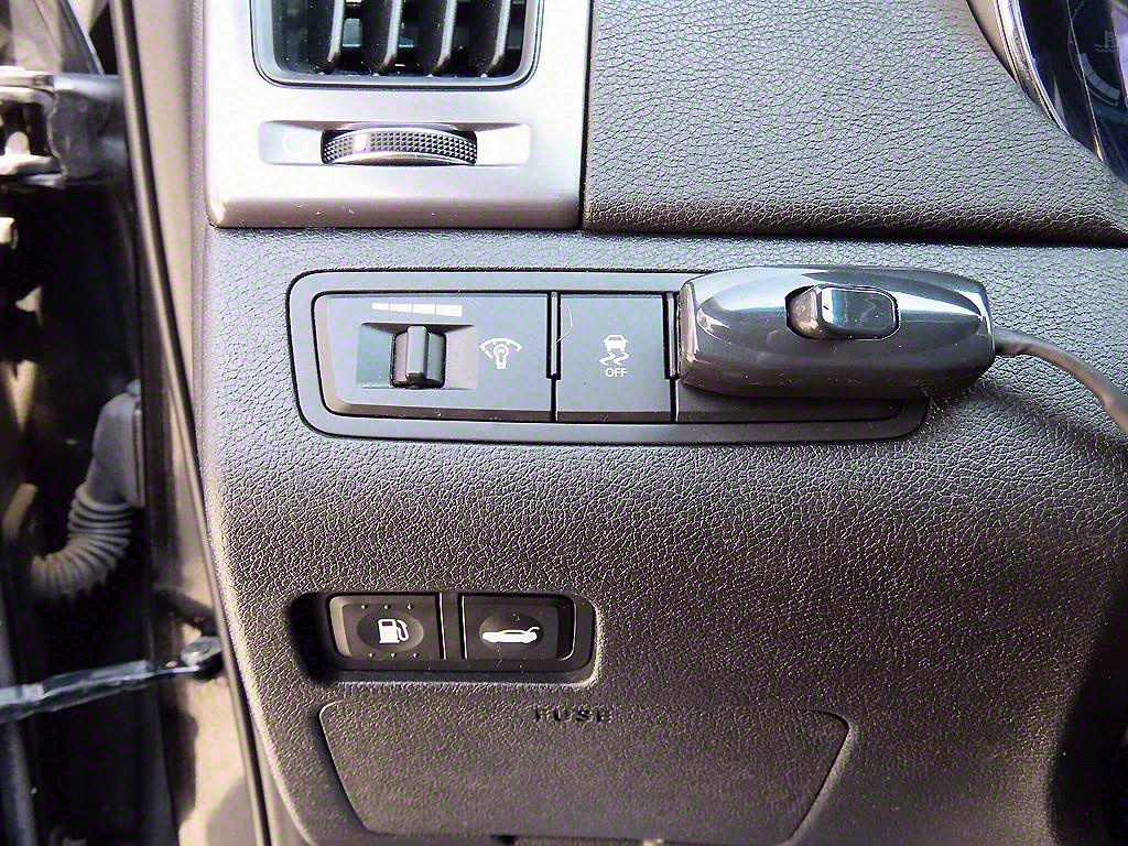 HYUNDAI Sonata - Vista 12