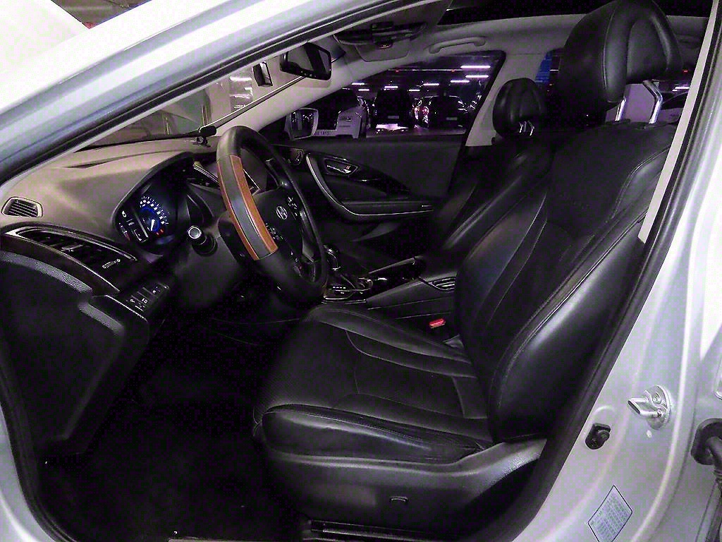 HYUNDAI Grandeur - Vista 8