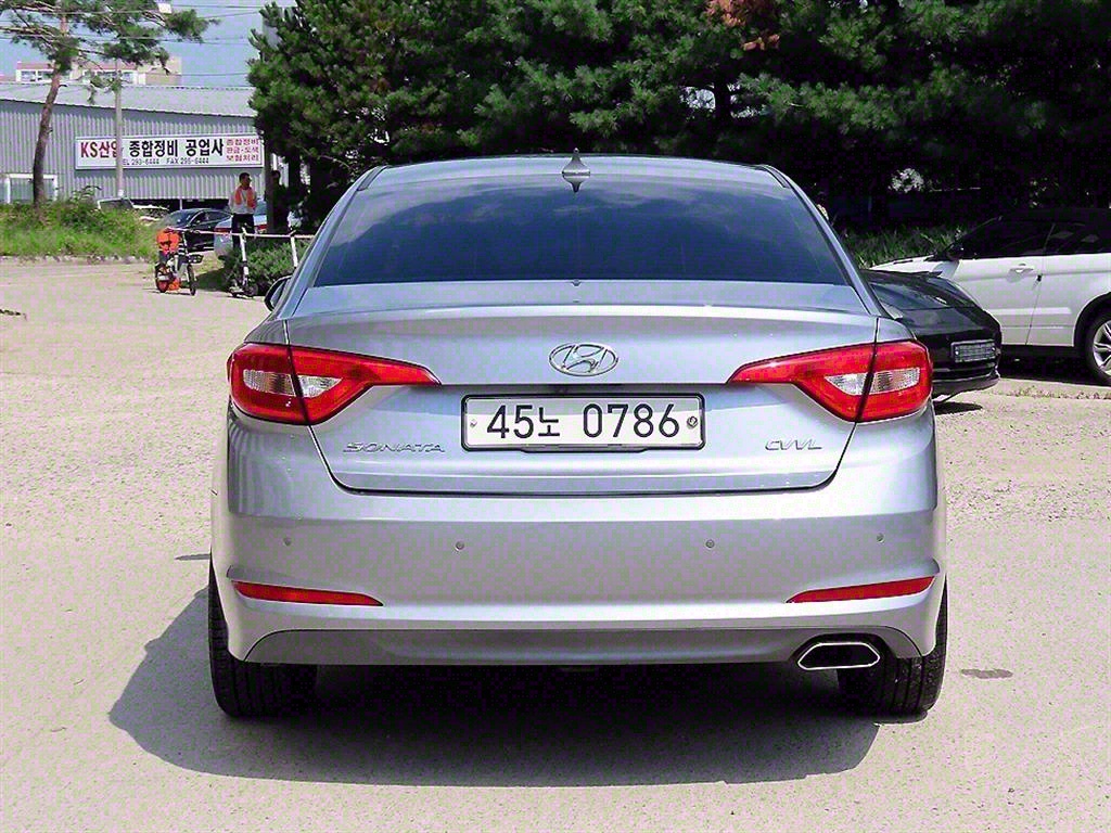 HYUNDAI Sonata - Vista 4