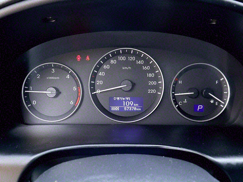 HYUNDAI Starex - Vista 9