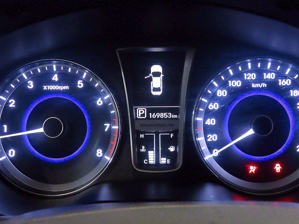 HYUNDAI Grandeur - Vista 11
