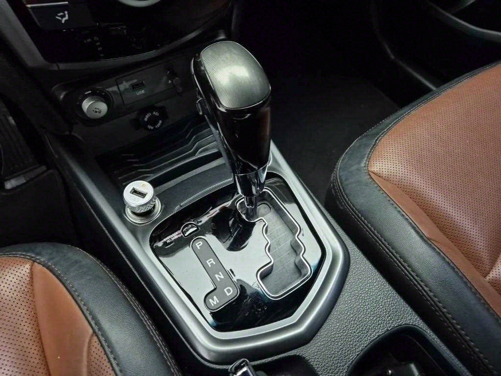 Ssangyong Tivoli - Vista 8