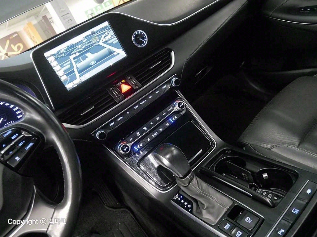 HYUNDAI Grandeur - Vista 9