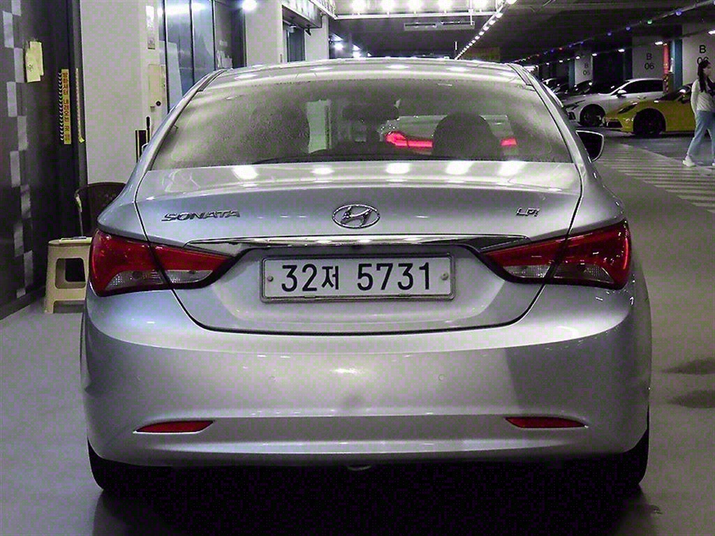 HYUNDAI Sonata - Vista 5