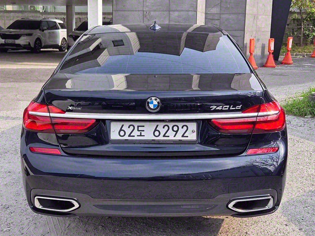 BMW 7 Series - Vista 4