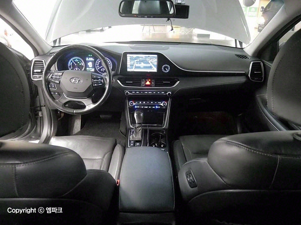 HYUNDAI Grandeur - Vista 6