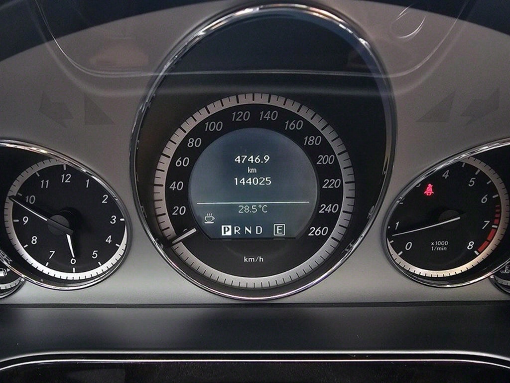 Mercedes Benz E class - Vista 10