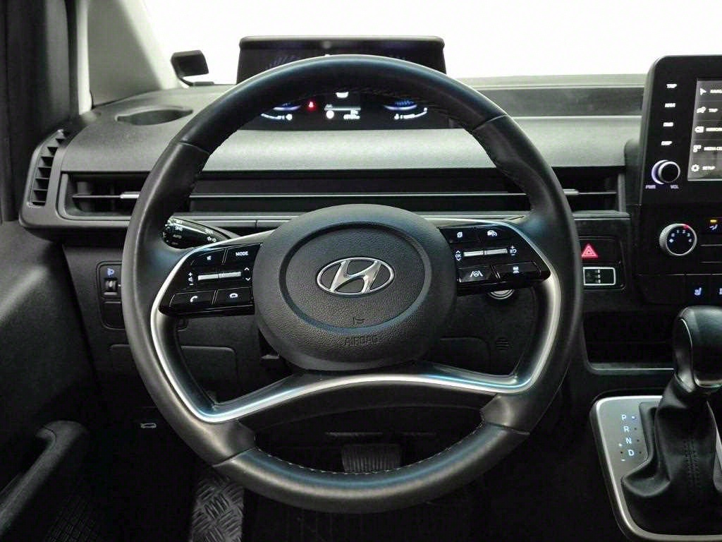 HYUNDAI Staria - Vista 9