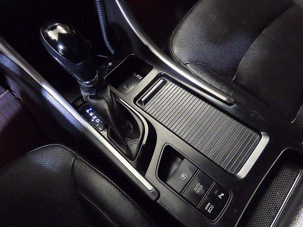 HYUNDAI Sonata - Vista 12