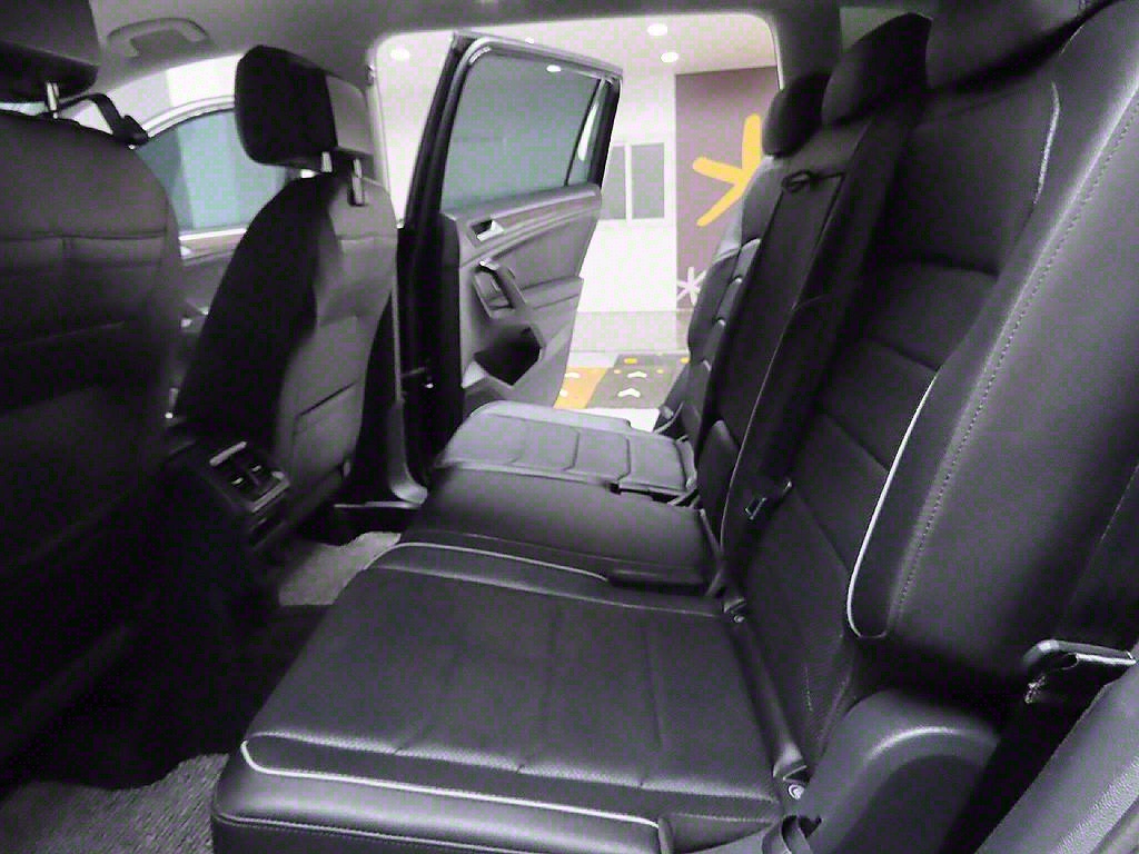 Volkswagen Tiguan 2023 Negro - Importación desde Corea - HF Imports Iquique - Foto 10