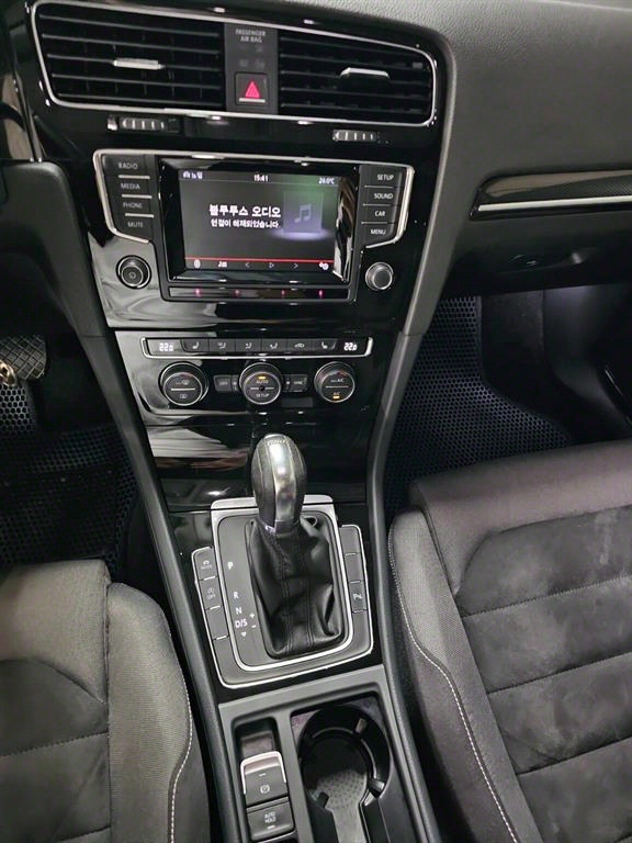 Volkswagen Golf - Vista 11