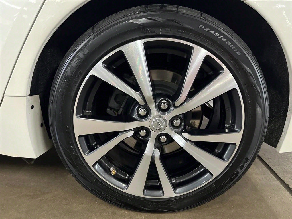 Nissan Maxima - Vista 8