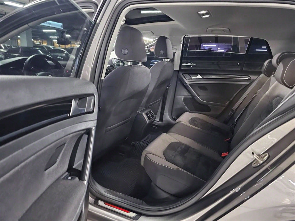 Volkswagen Golf - Vista 12