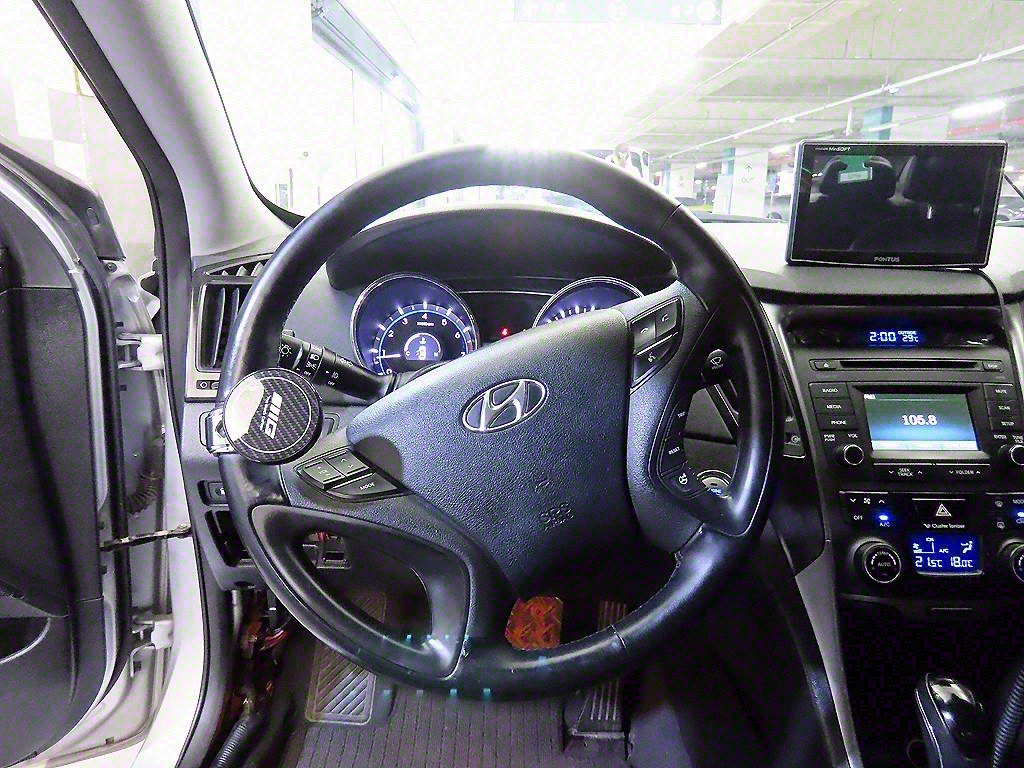 HYUNDAI Sonata - Vista 8