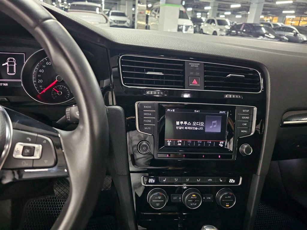 Volkswagen Golf - Vista 9