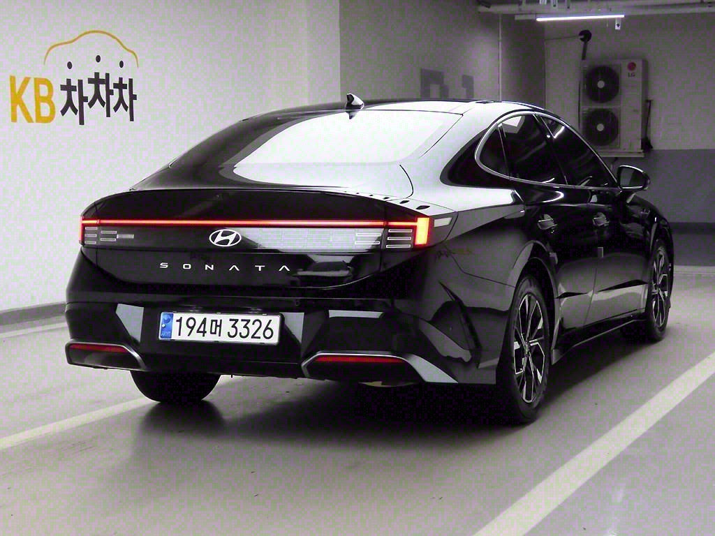 HYUNDAI Sonata - Vista 4