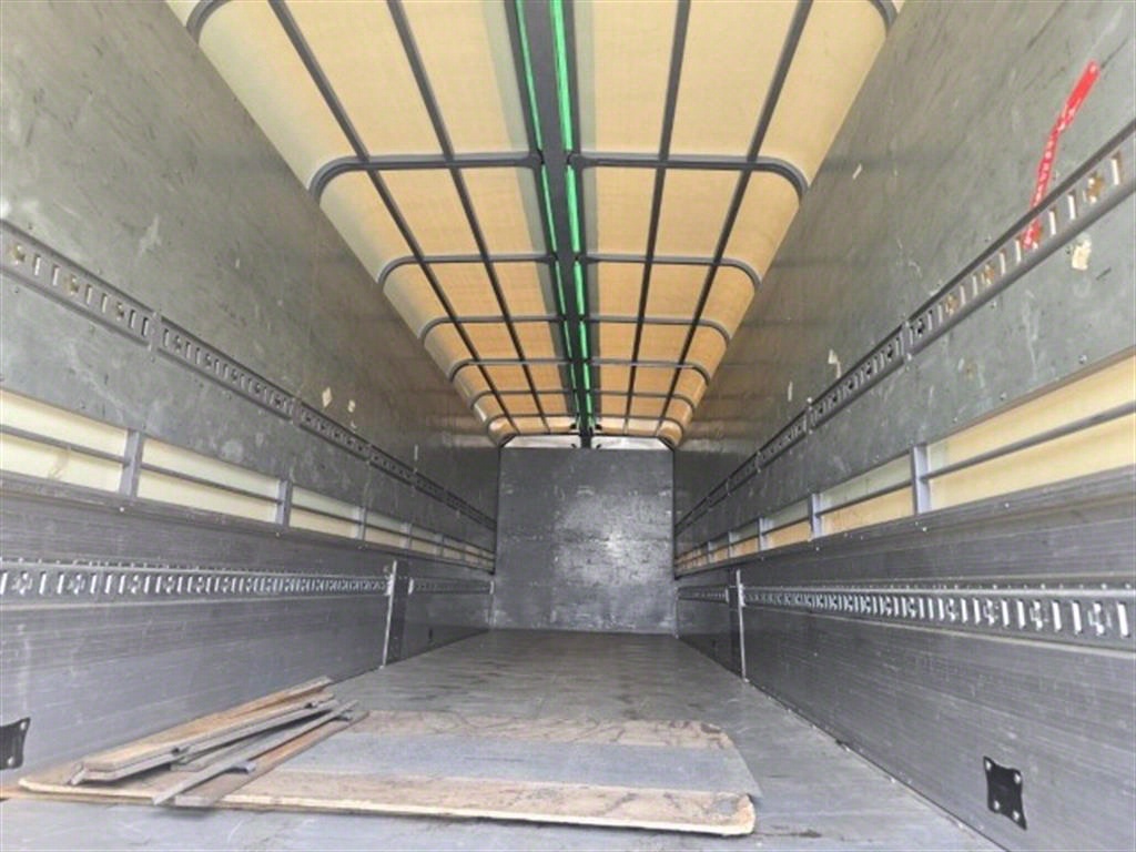 medium and large cargo truck - Vista 4